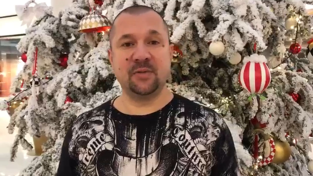 певец Сергей Родня поздравляет Вас с Новым Годом