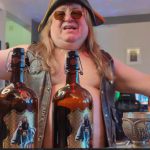 Nlo холодно. Суббота дым бомбим. Самогон налью с радости напьюсь. Ленинград карасик. Видео песня напиваюсь.